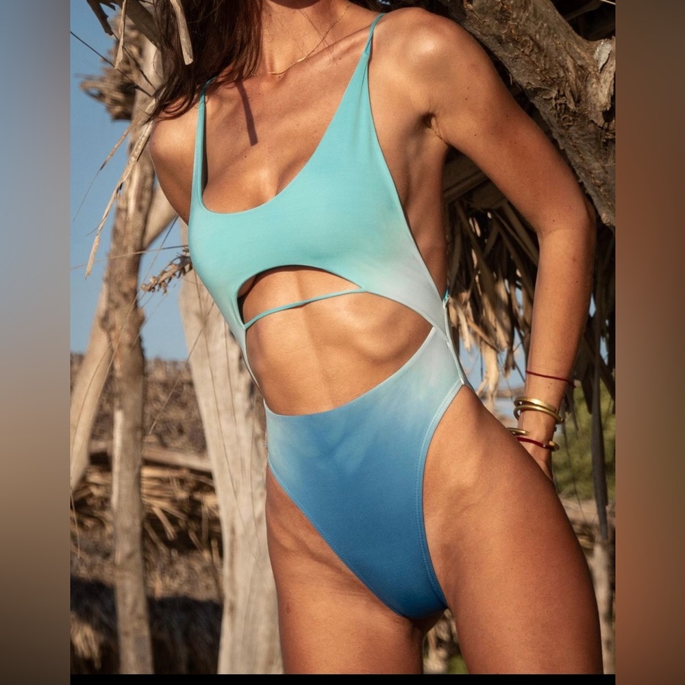 New swimsuit one piece
